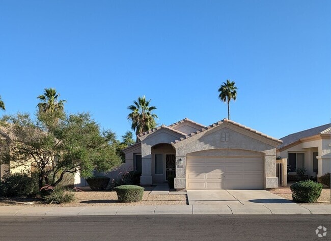 Building Photo - AVAILABLE NOW - GREAT CHANDLER LOCATION!!! Rental