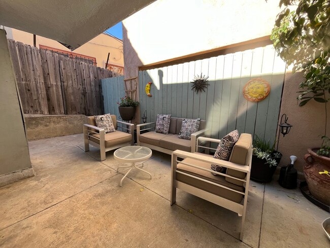 Photo - Excellent Echo Park Location with outdoor ...