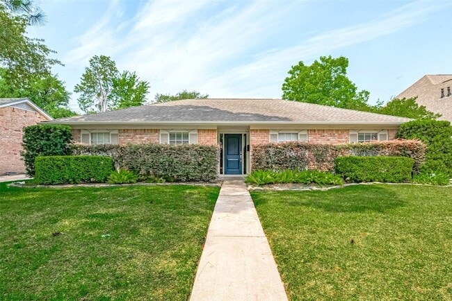 Building Photo - 927 Carlingford Ln