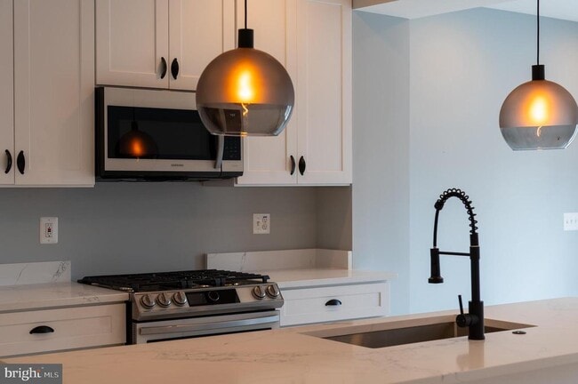 Photo - 706 Longfellow St NW