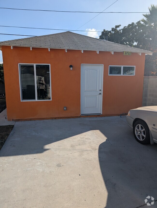 Building Photo - 3722 Potomac Ave Unit Bungalow Rental