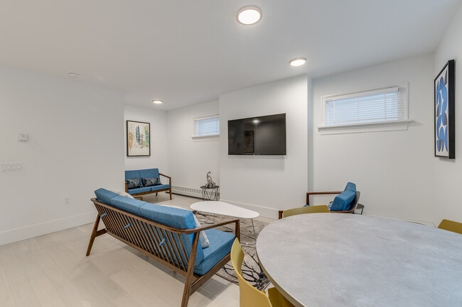 Photo - 1425 Haro St Unité 207