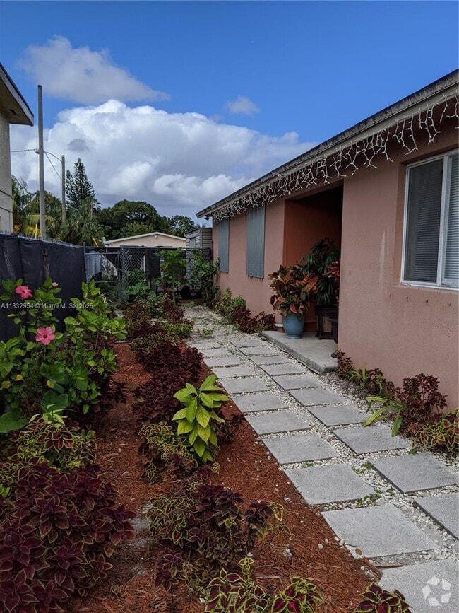 Building Photo - 3015 NW 132nd Terrace Rental
