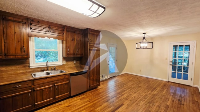 Photo - $2,200 / 3 br / 2.0 ba / 2590 sqft
3BR Hom...