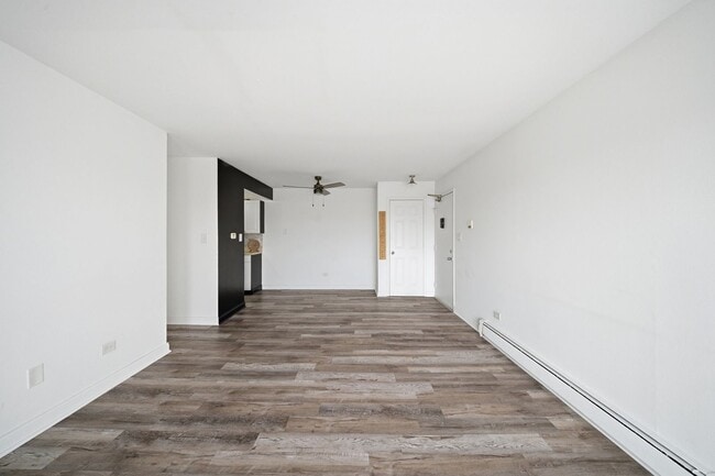 Photo - Palatine 1-Bedroom with Balcony, Pool & Included Utilities