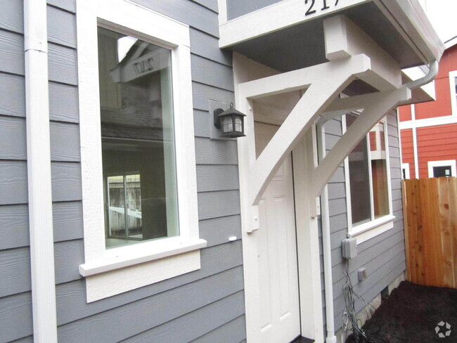 Building Photo - 31-3 Unit 217 Rental