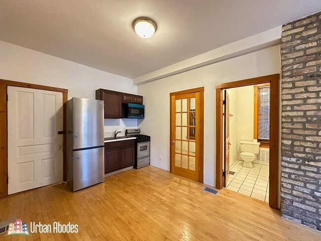 Photo - 1435 N Bosworth Ave Unit 1C
