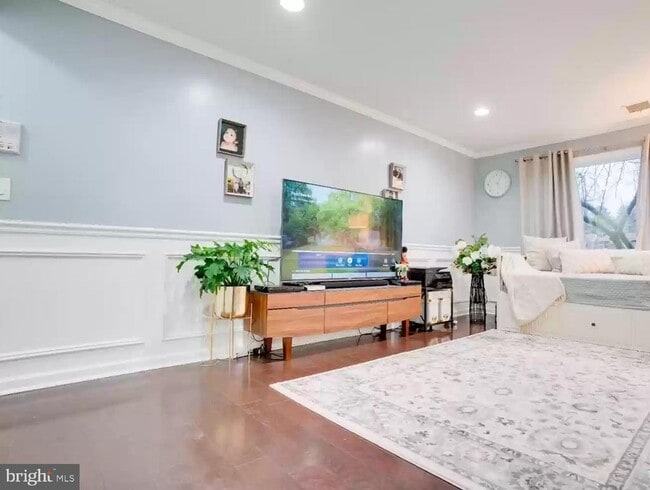 Photo - 3121 Sayre Dr