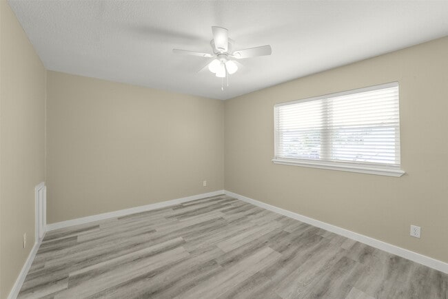 Building Photo - 4138 Club Valley Dr