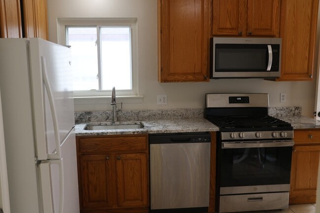 Photo - 20215 Vermander Ave