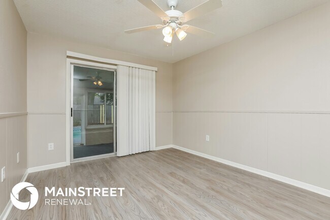 Photo - 605 Applewood Ave