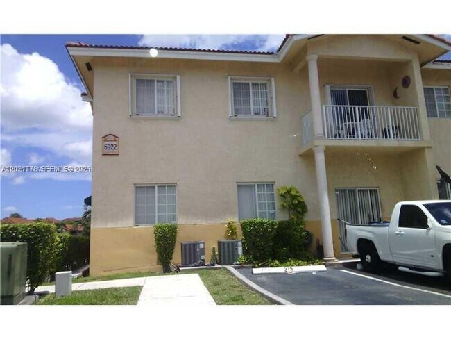 Building Photo - 6922 NW 179th St Unit 106-5