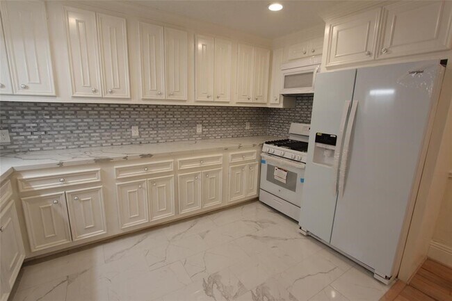 Photo - 6529 Schiller St