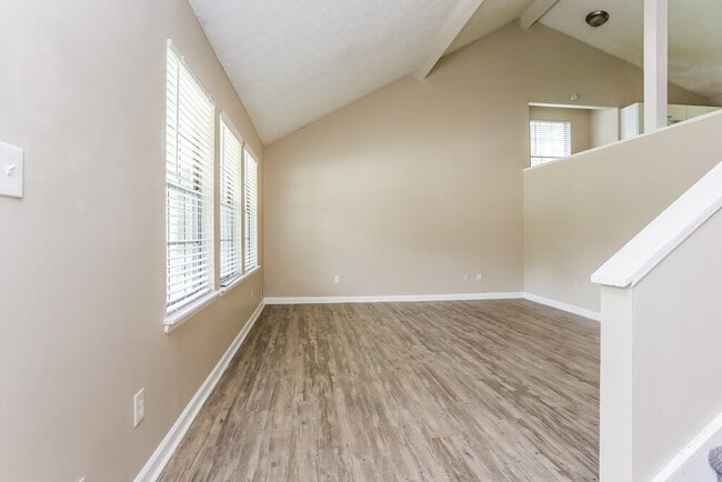 Photo - 900 Turtle Bend Ln