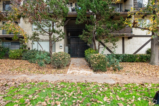 Avenida Meridian 2052 - 2050 Meridian