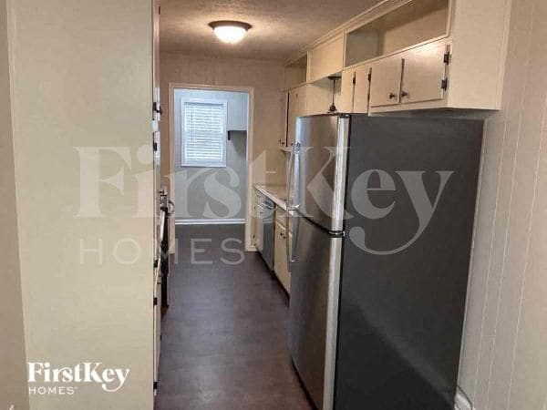 Photo - 581 Carlouetta Rd