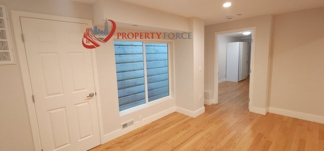 Photo - 1664-1668 Newcomb Unit 1668