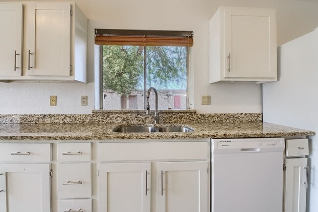 Photo - 18202 N 19th St