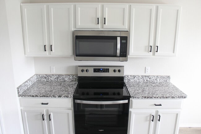 Photo - 1013 Velvet Ct