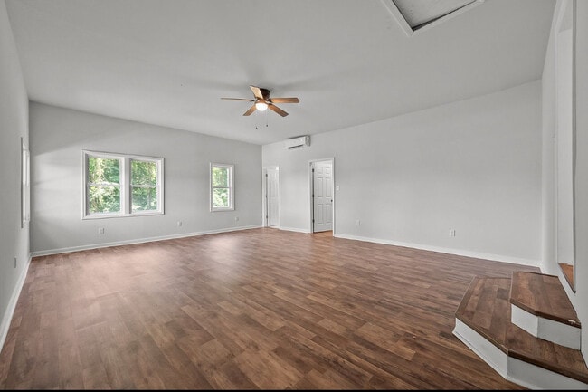 Photo - 1496 Kellum Loop Rd