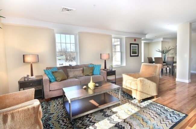 Photo - 99 Essex St Unit 2