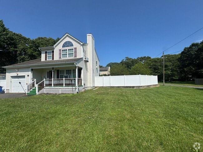 Building Photo - 83 A Lynbrook Rd Rental