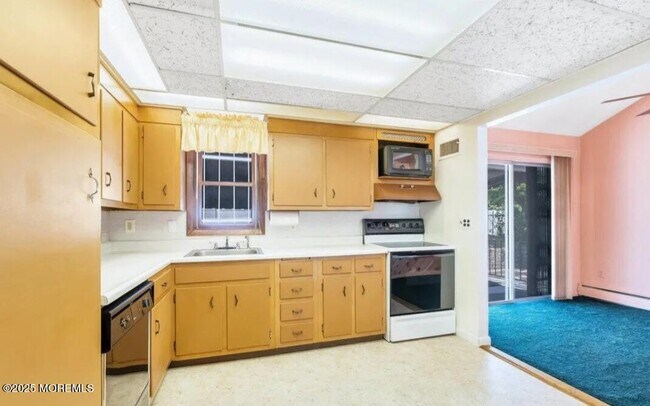 4 Coral Way