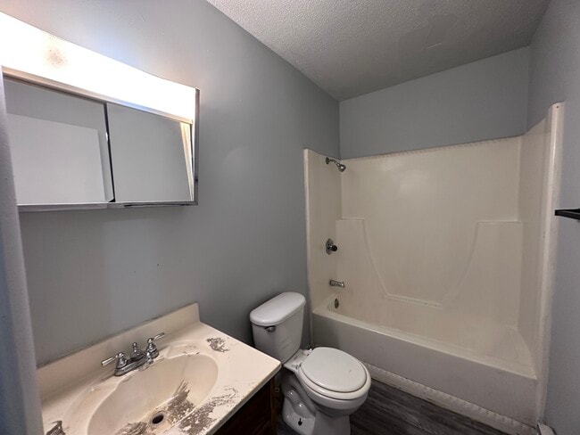 Photo - 1214.5 James-