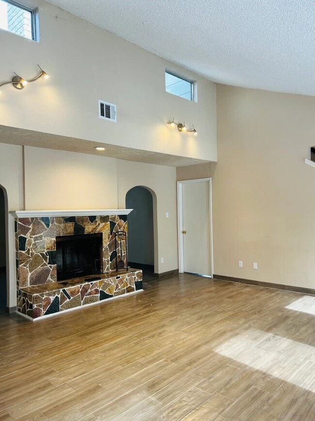 Photo - 11350 Oakcenter Dr