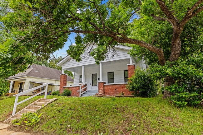 Photo - 2608 Avenue G