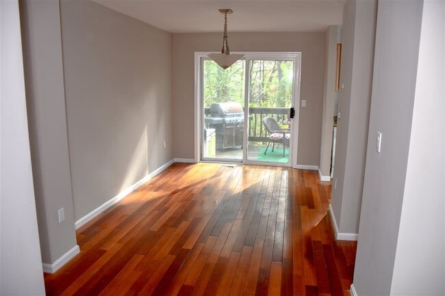 Photo - 52 Cadogan Way
