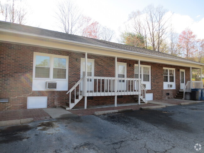Building Photo - Kincaid Circle Apartments Unit 2