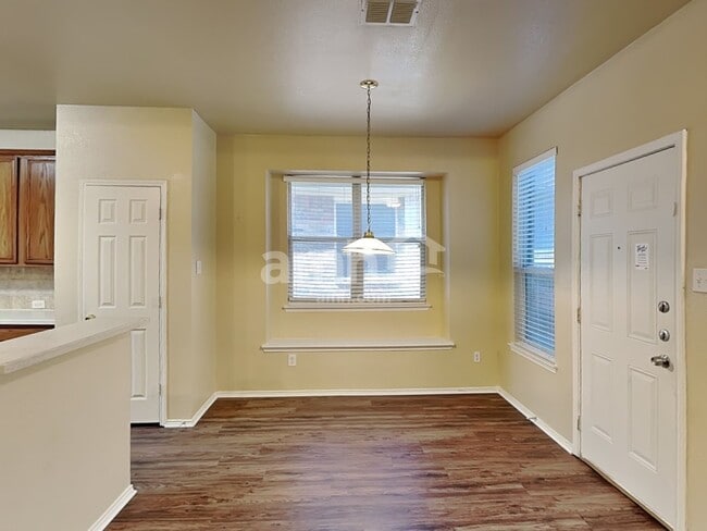 Photo - 1821 Cartman Rd