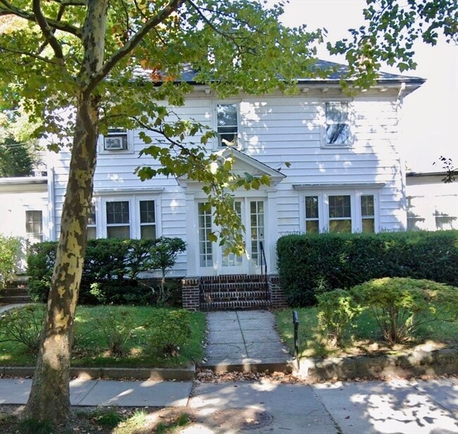 Building Photo - 3 Greenough St