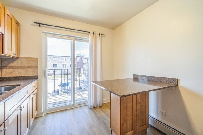 Building Photo - 404 Inland Dr Unit 2B