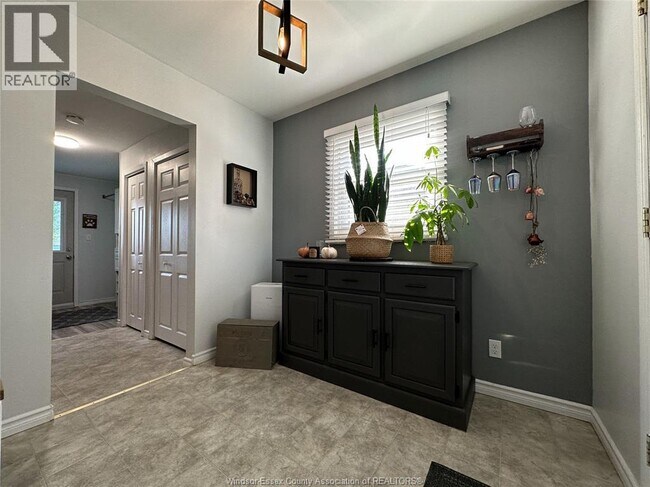 Photo - 2970 Clemenceau Blvd