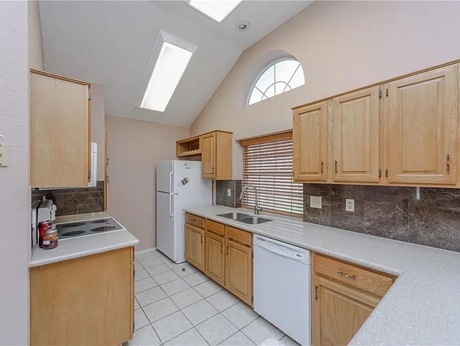 Photo - 911 Plantation Dr