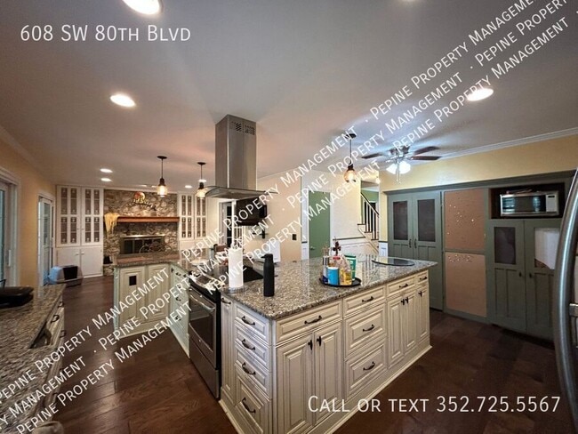 Photo - 608 SW 80th Blvd