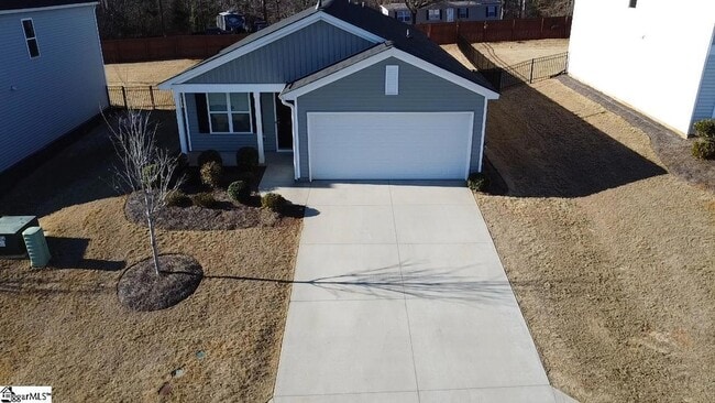 Photo - 476 Thomas Aly