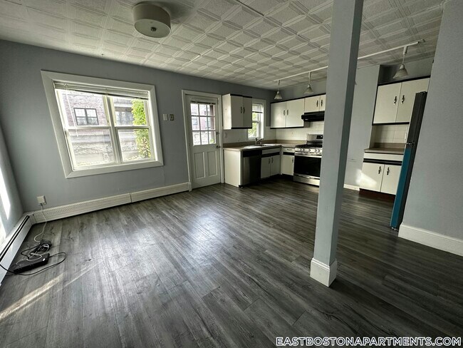 Photo - 195 Maverick St Unidad 1