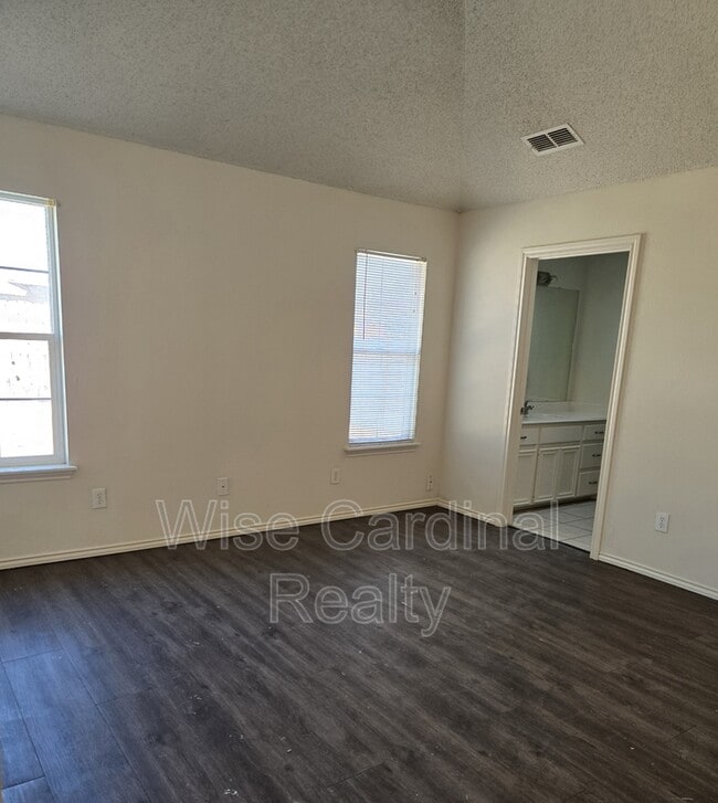 Photo - 5121 Albany Ave