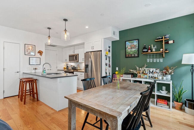 Building Photo - 2012 Frankford Ave Unit 4C Rental