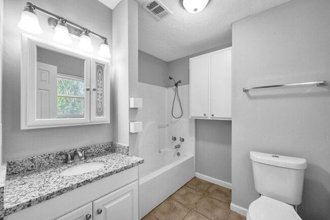 Photo - 4 Little John Ln