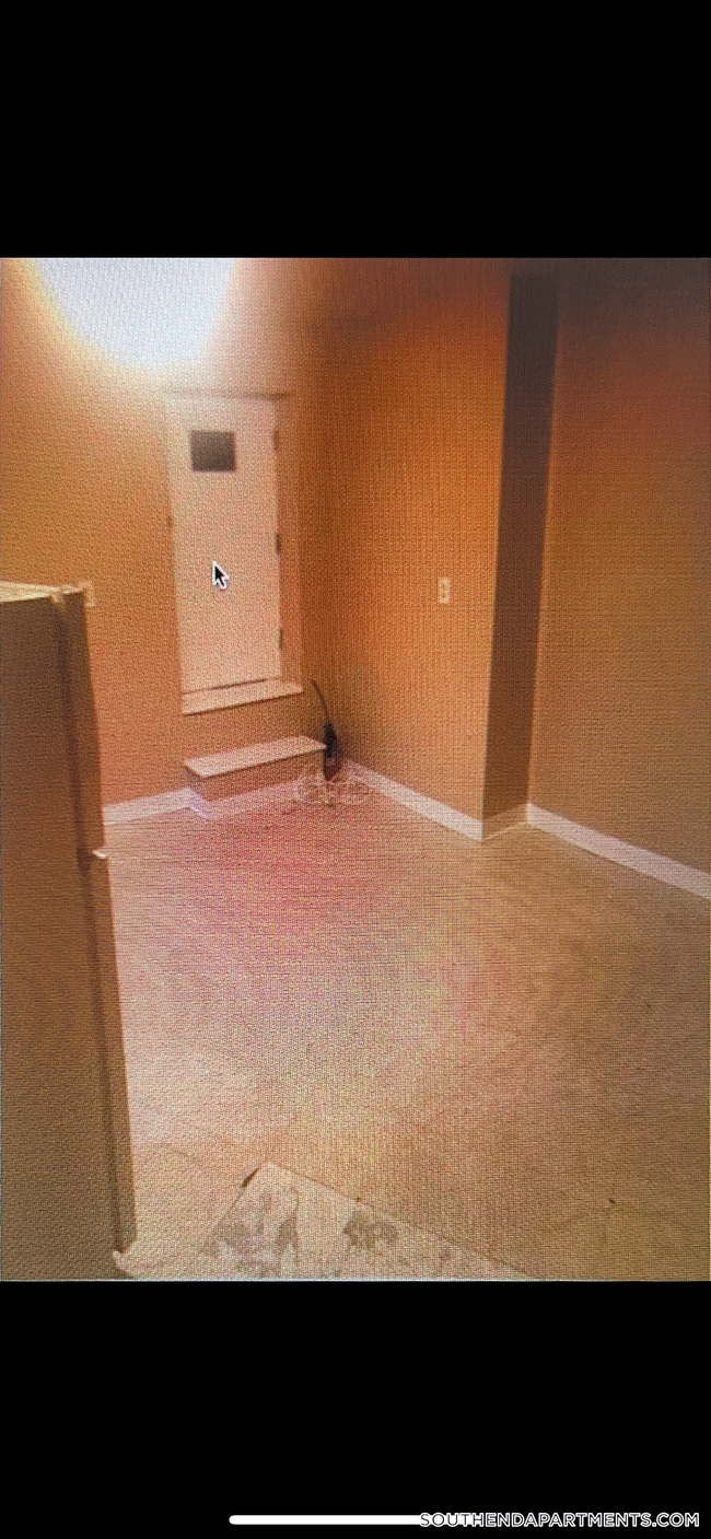 Building Photo - 102 Hammond St Unit 1 Rental