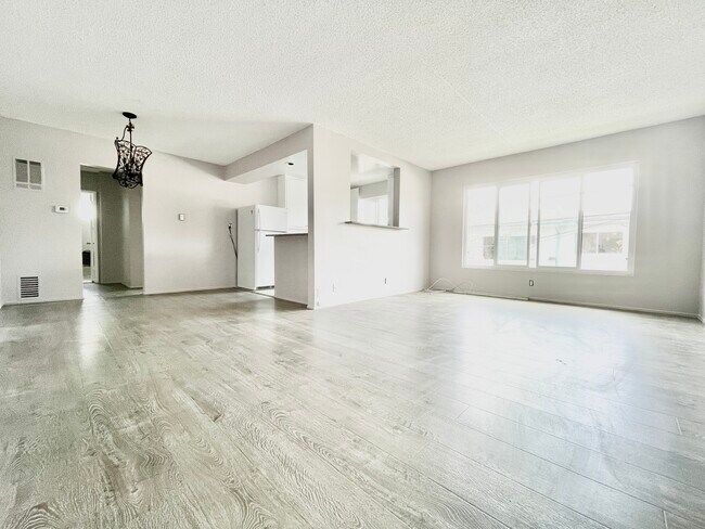 Photo - 854 S Sherbourne Dr Unit 6