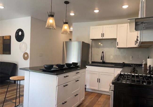 Photo - 15044 Dacosta St