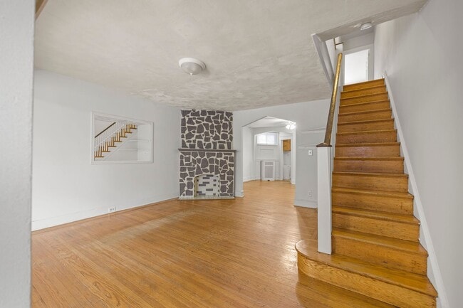 Photo - ???UPDATED 3 BEDROOMS AND 1BATH HOME LOCATED IN WEST OAK LANE