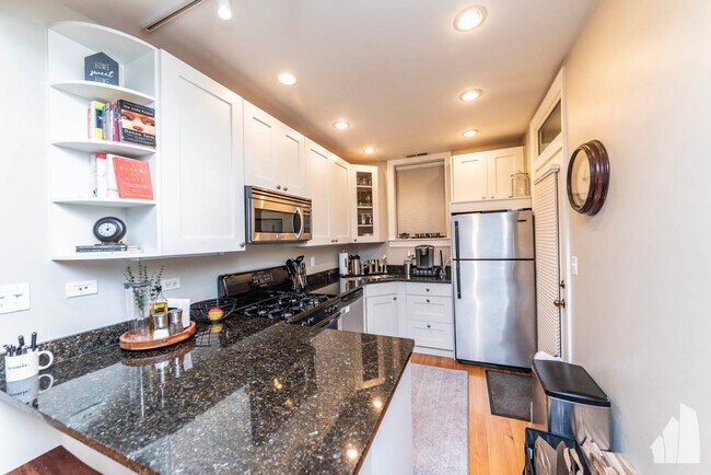 Photo - 1262 W Winona St Unit 1B