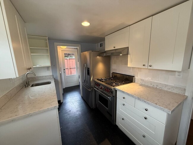 Photo - CHARMING 1Bd/1BA, MILL VALLEY HOUSE IN DES...