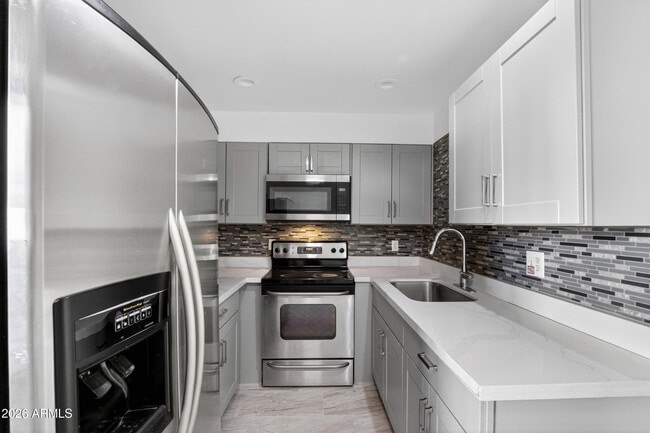 Photo - 2925 N 38th St Unit 2